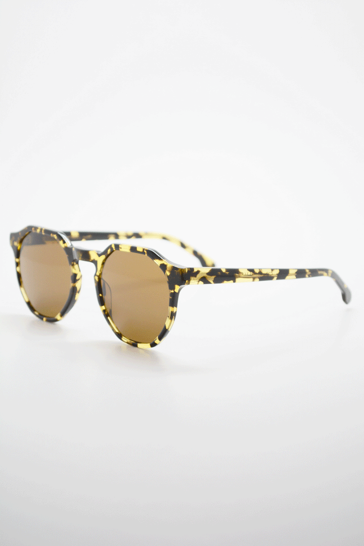 gafas de sol three carey amarillo