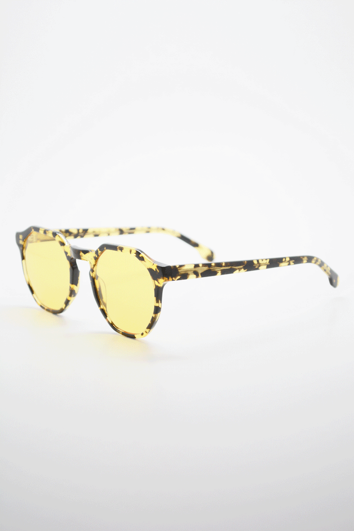 gafas de sol three carey amarillo